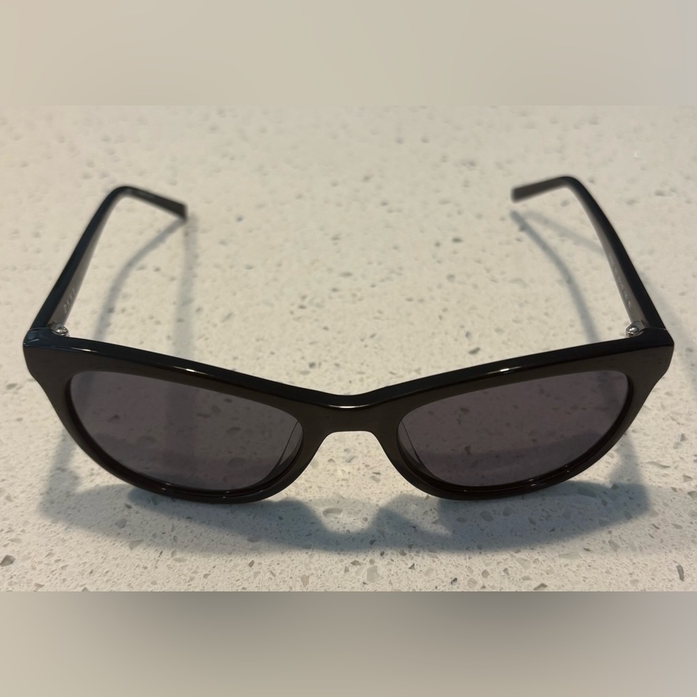 DKNY
DK502S SUNGLASSES